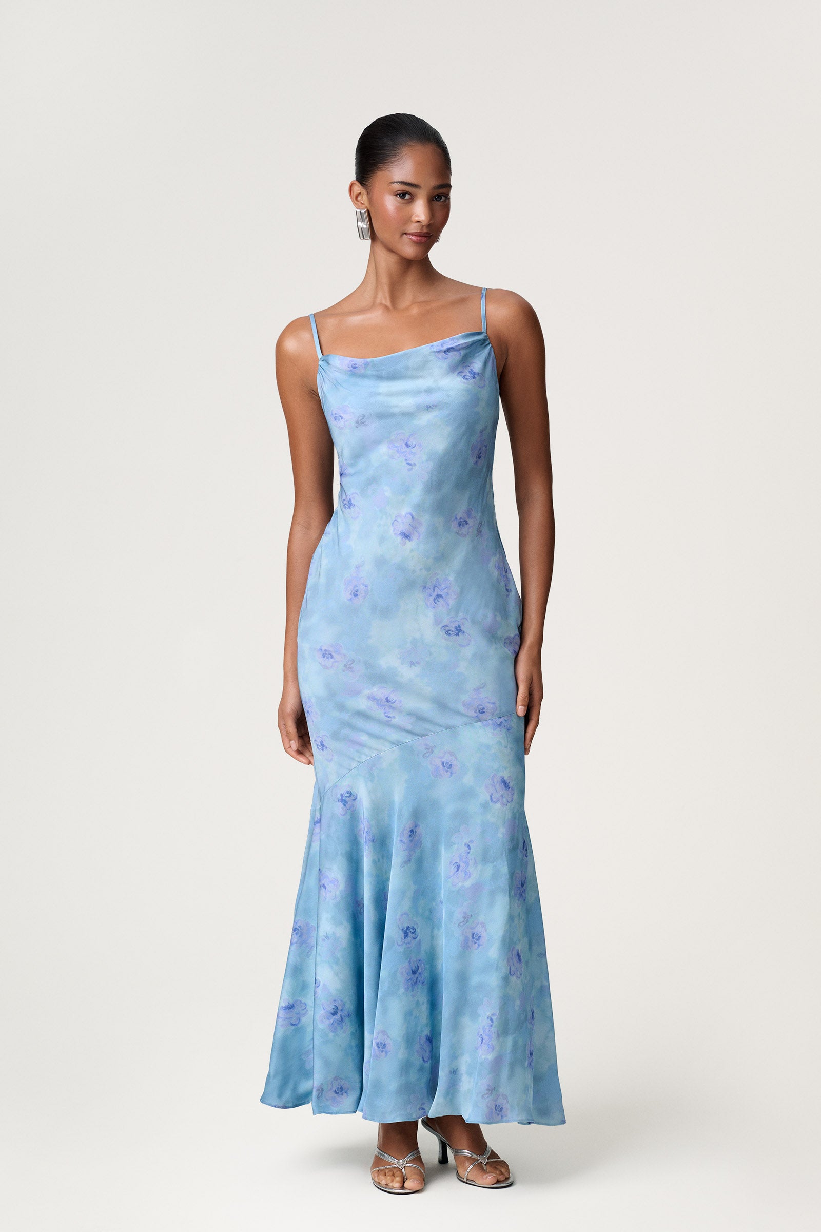 Venlo maxi dress in blue - Shop now adoore.com Venlo maxi dress in blue - Shop now adoore.com
