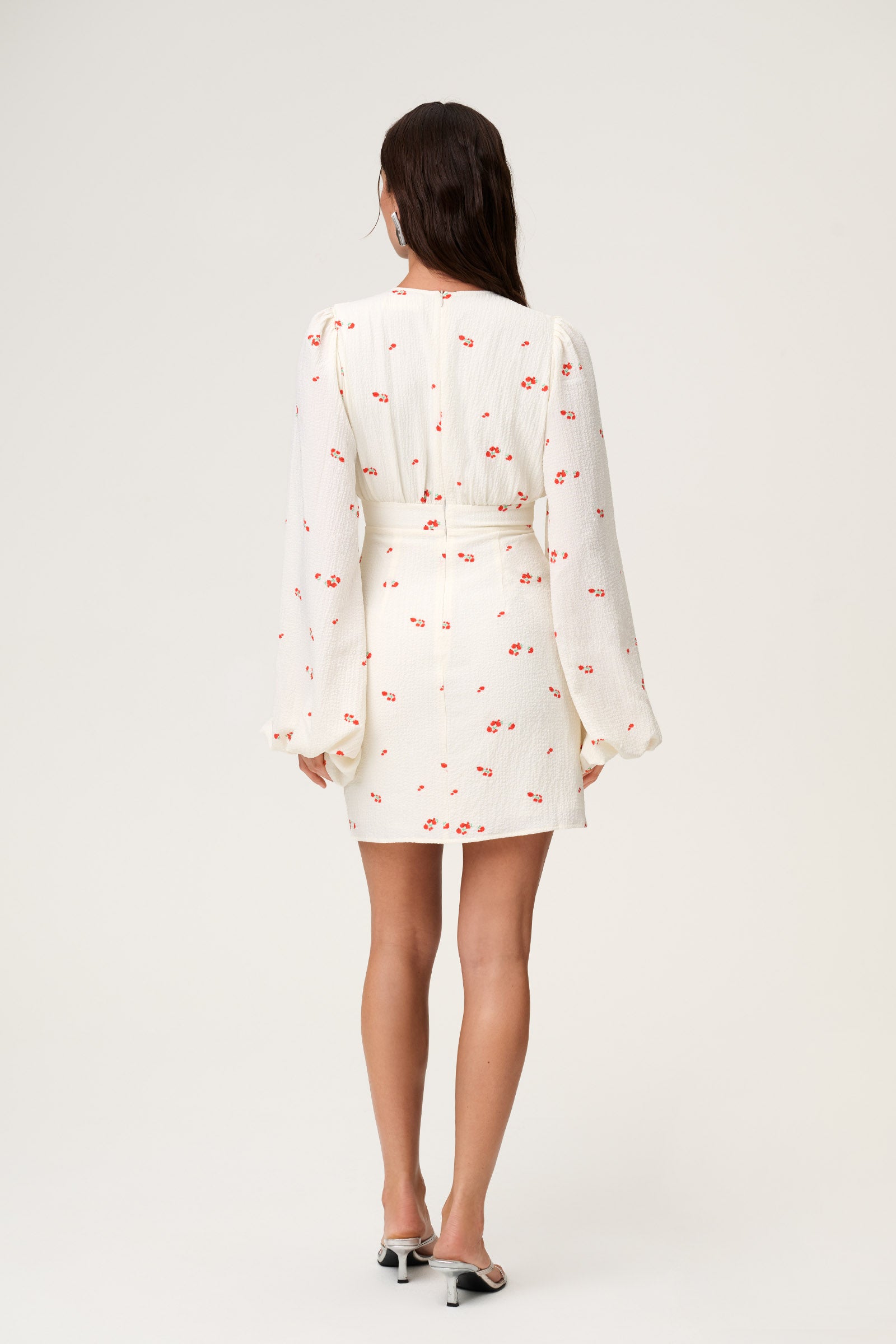 White mini dress with a floral pattern – Shop dress –