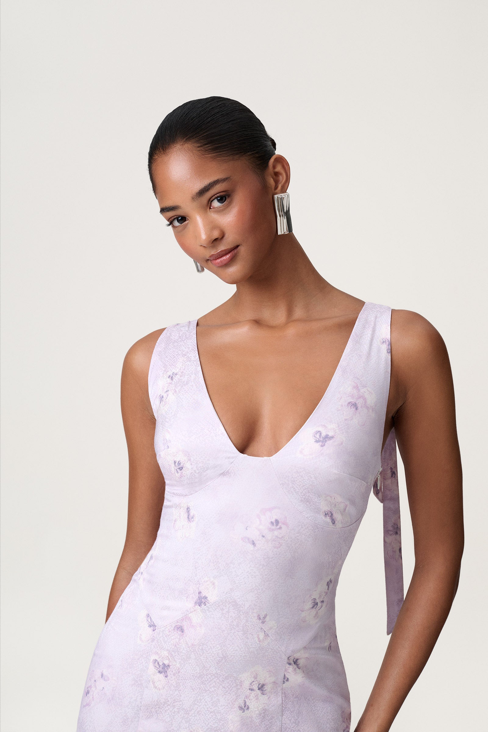Andria maxi dress in lavender - Shop now adoore.com Andria maxi dress in lavender - Shop now adoore.com