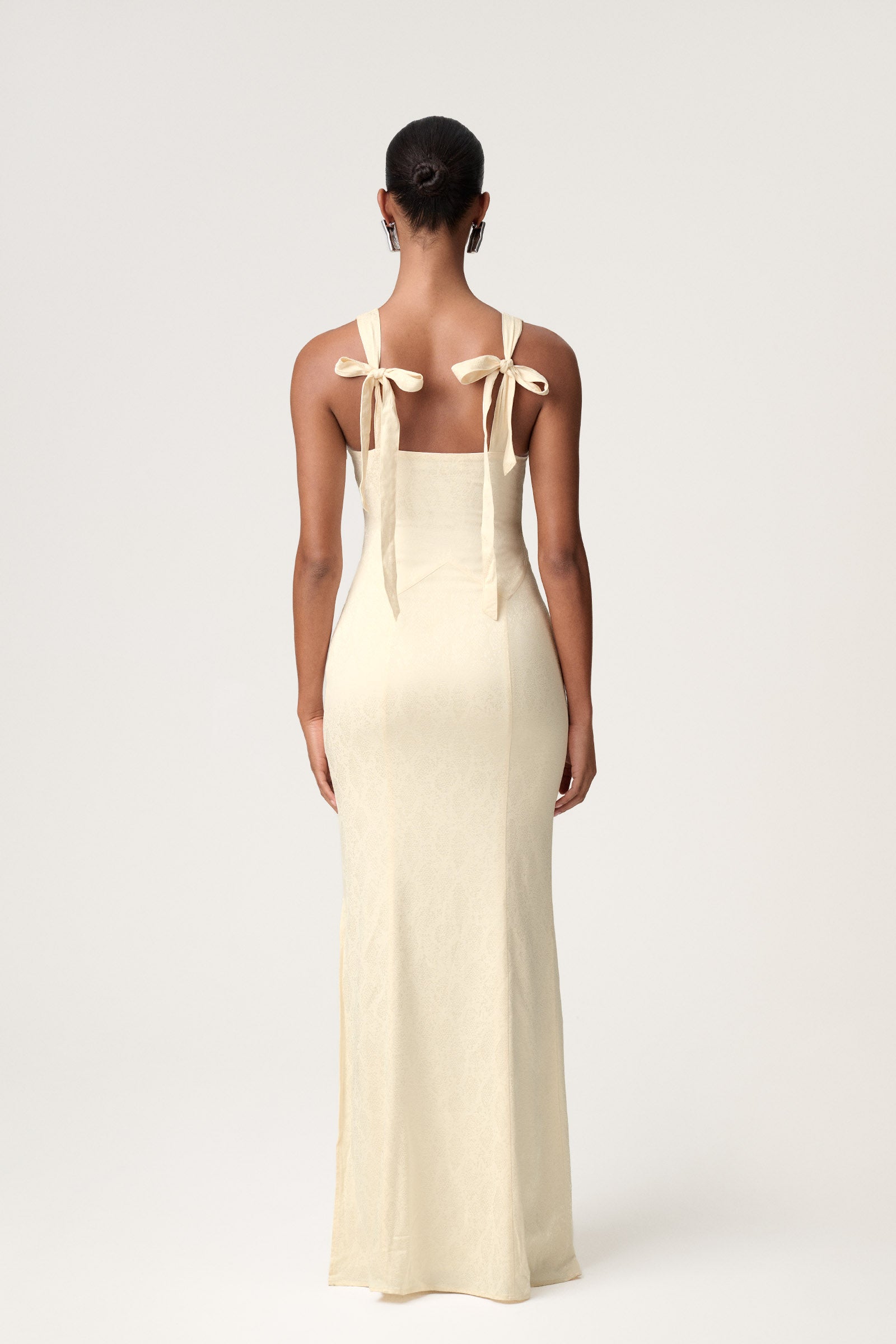 Andria maxi dress in yellow - Shop now adoore.com Andria maxi dress in yellow - Shop now adoore.com