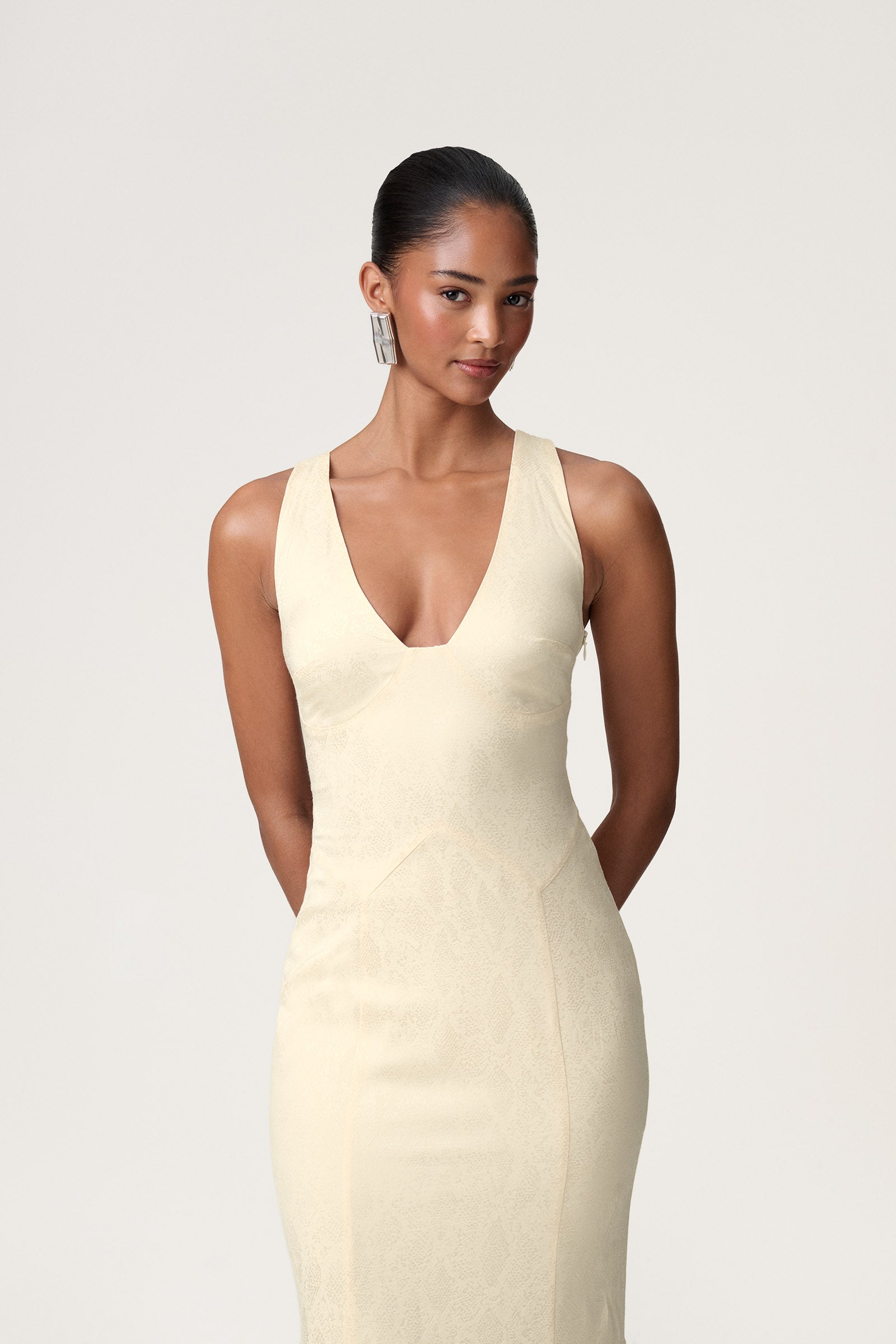 Andria maxi dress in yellow - Shop now adoore.com Andria maxi dress in yellow - Shop now adoore.com