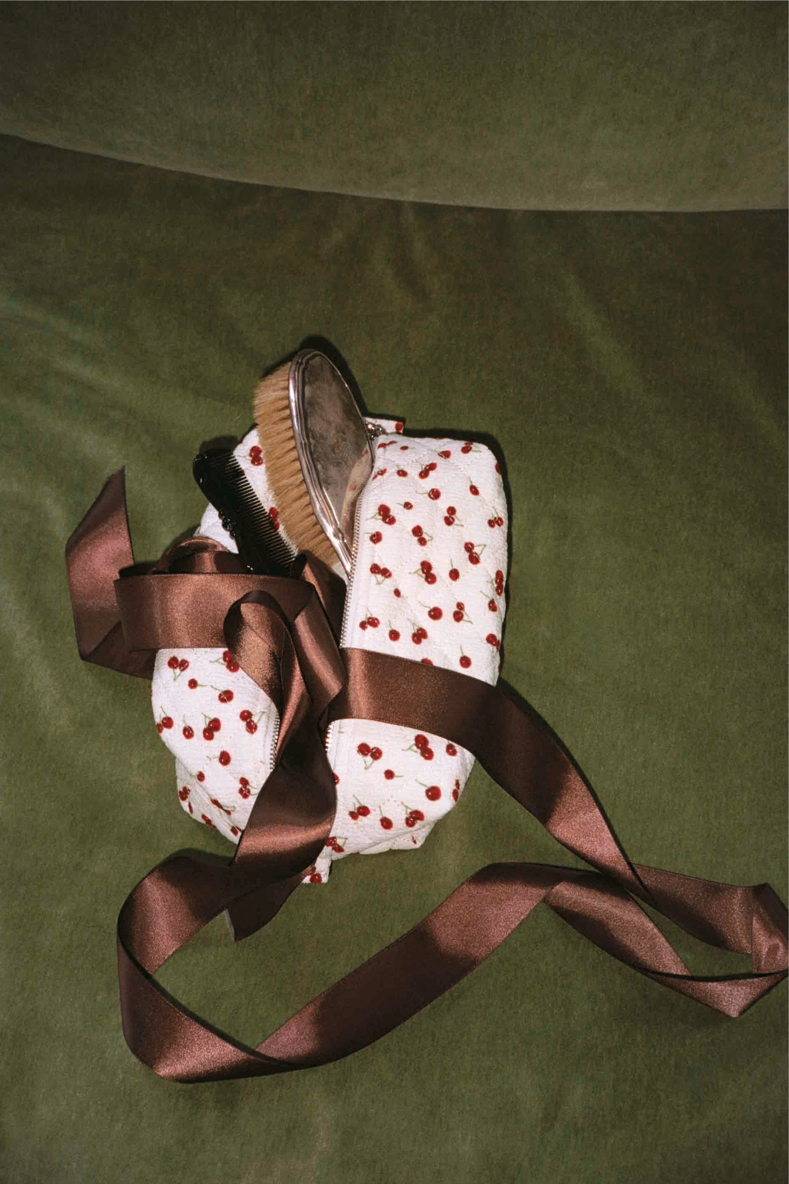 Aurora Medium Beauty Bag image