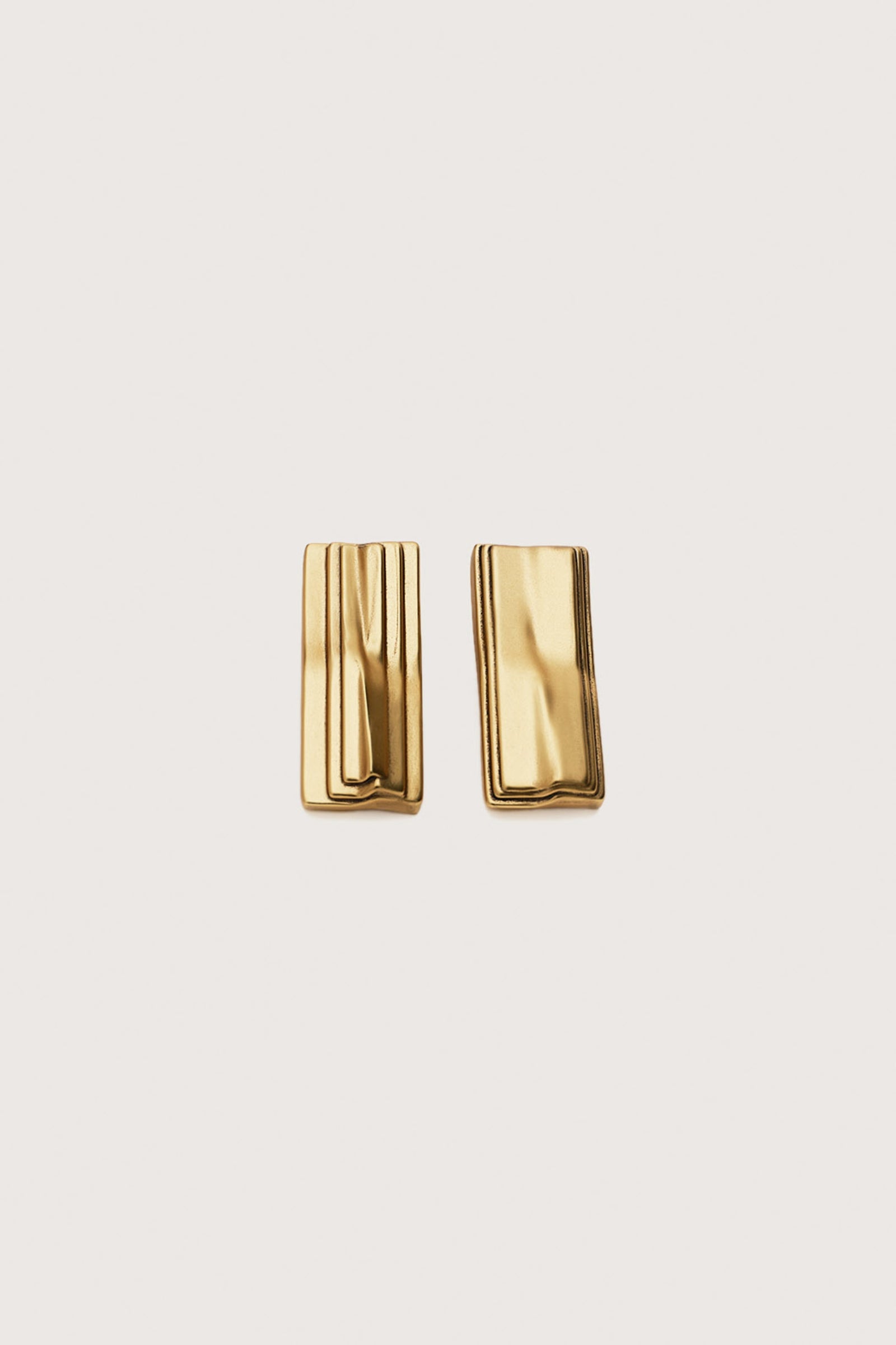 Adoore sophisticated gold earring, timeless statement.  image