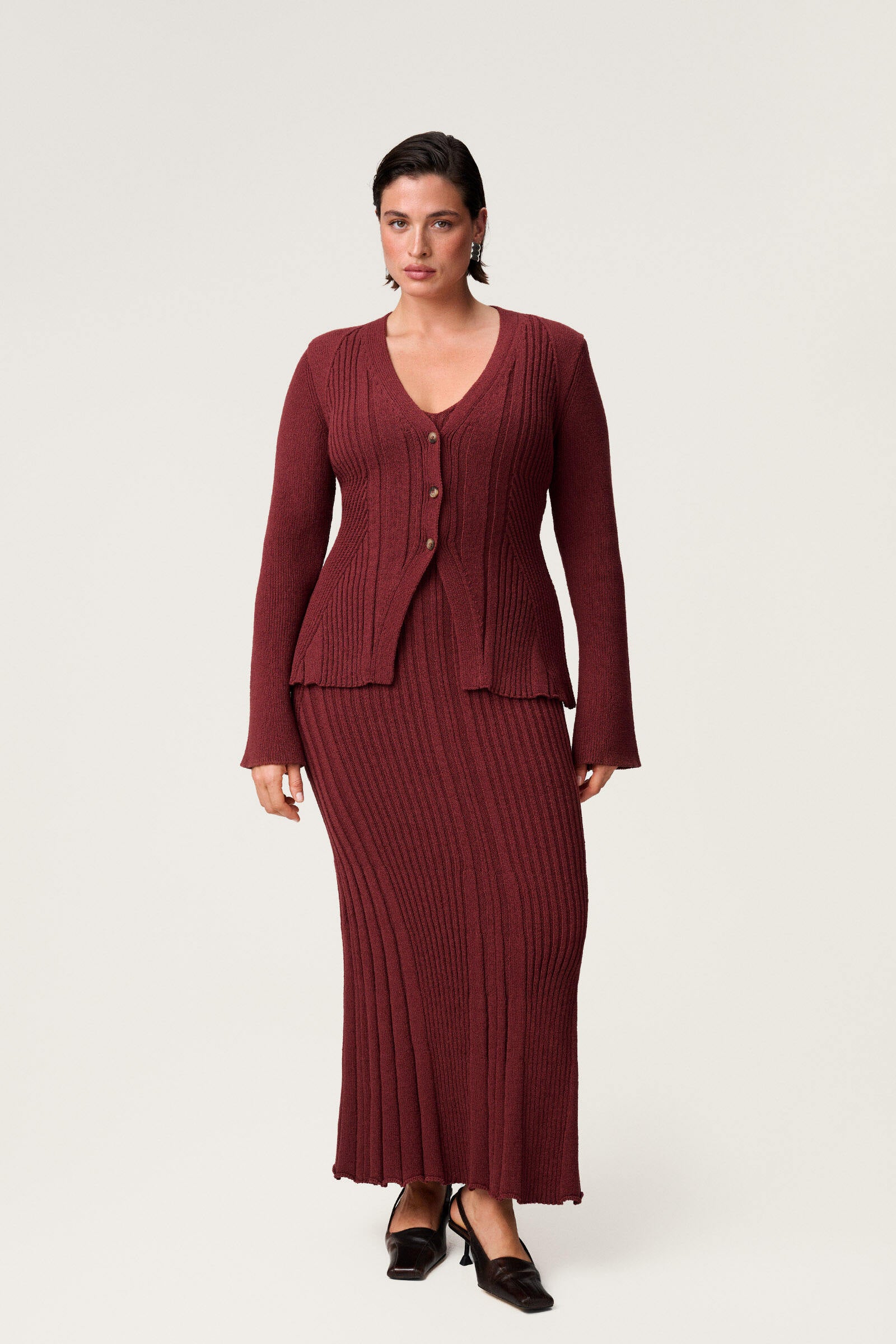 Lugo maxi dress in burgundy - Shop now adoore.com Lugo maxi dress in burgundy - Shop now adoore.com
