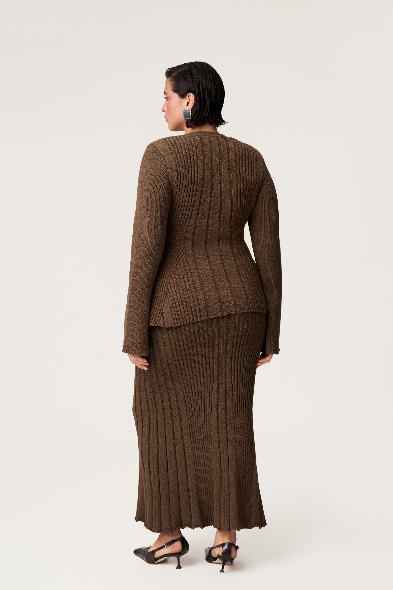 Lugo knitted cardigan in taupe with long sleeve trumpet arms. image