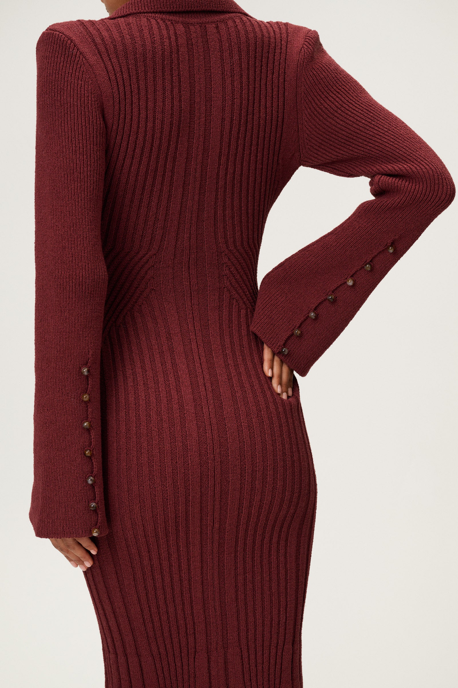 Sondrio midi dress in burgundy - Shop now adoore.com Sondrio midi dress in burgundy - Shop now adoore.com