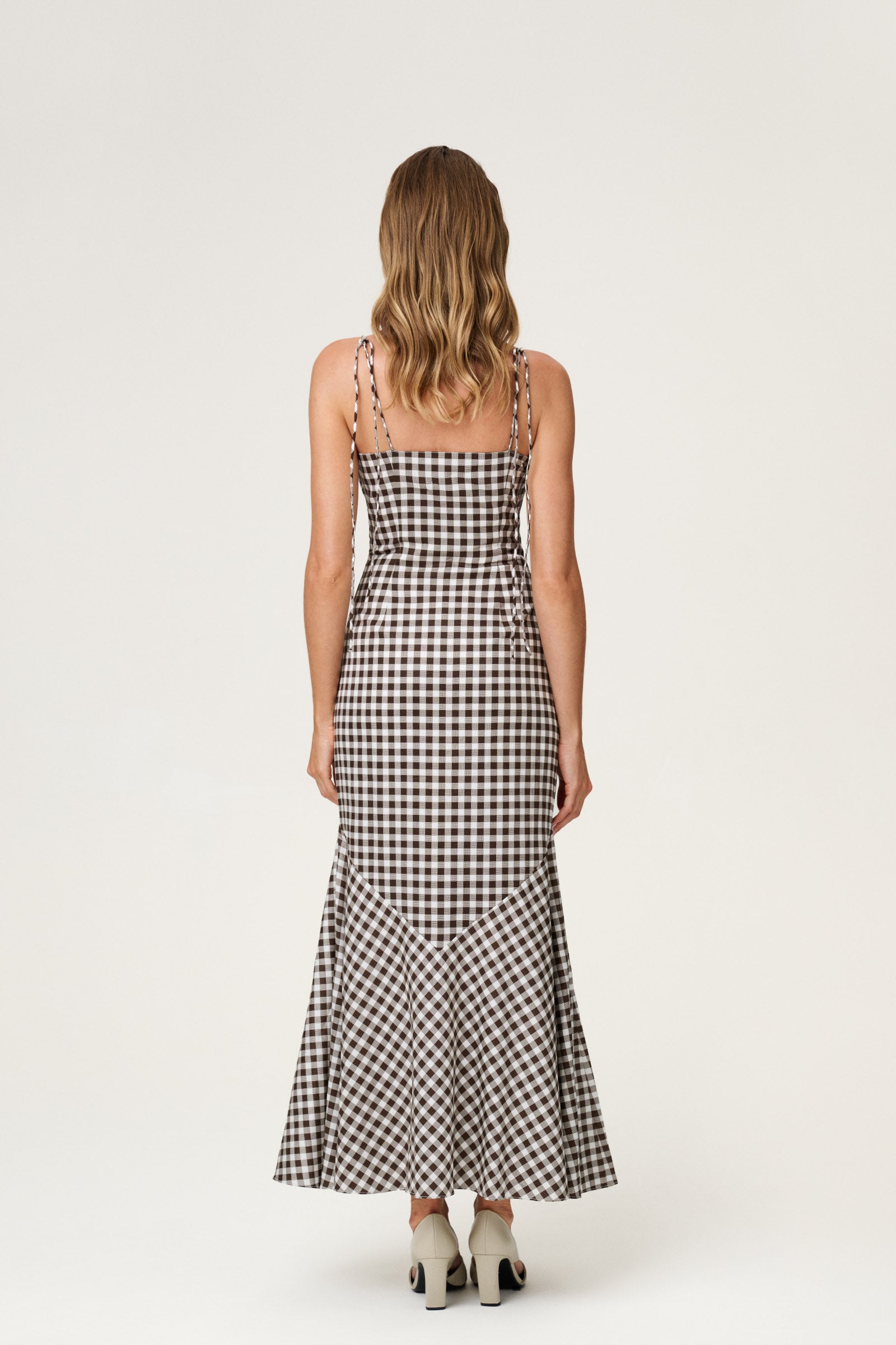 Varna midi dress in gingham - Shop now adoore.com Varna midi dress in gingham - Shop now adoore.com