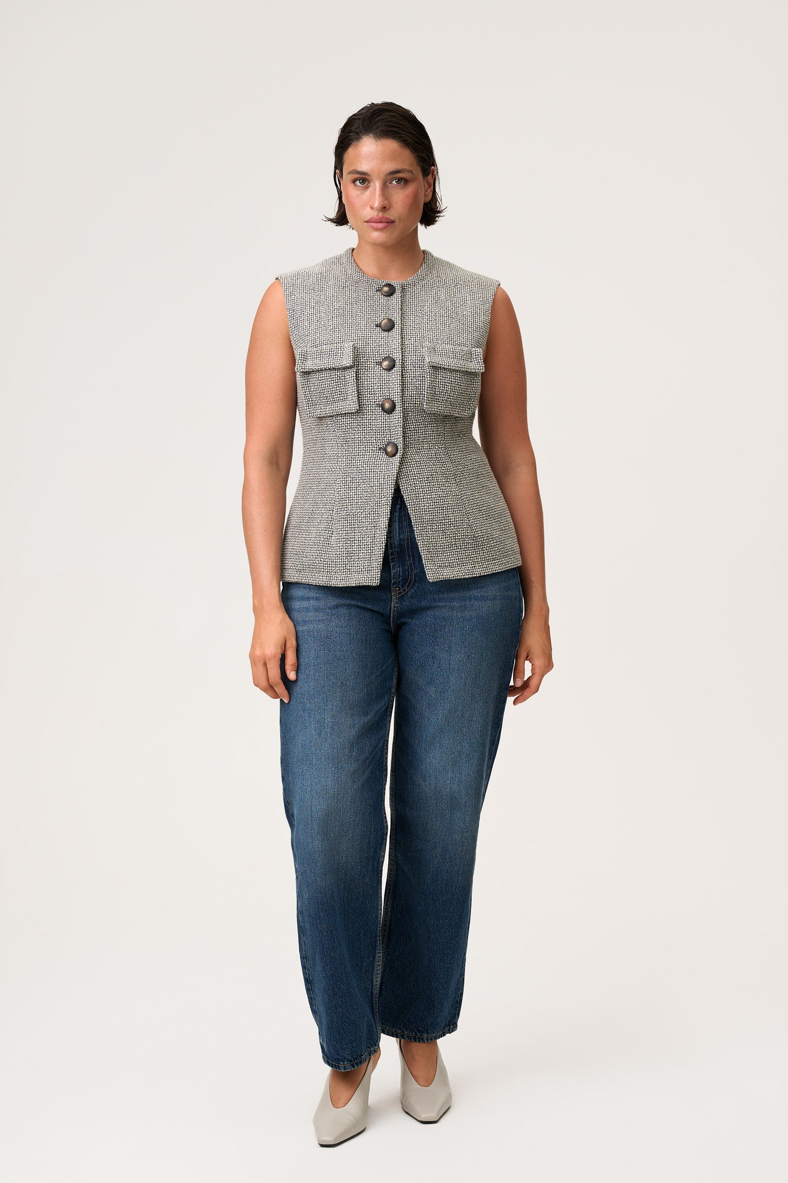 Vasto Vest image