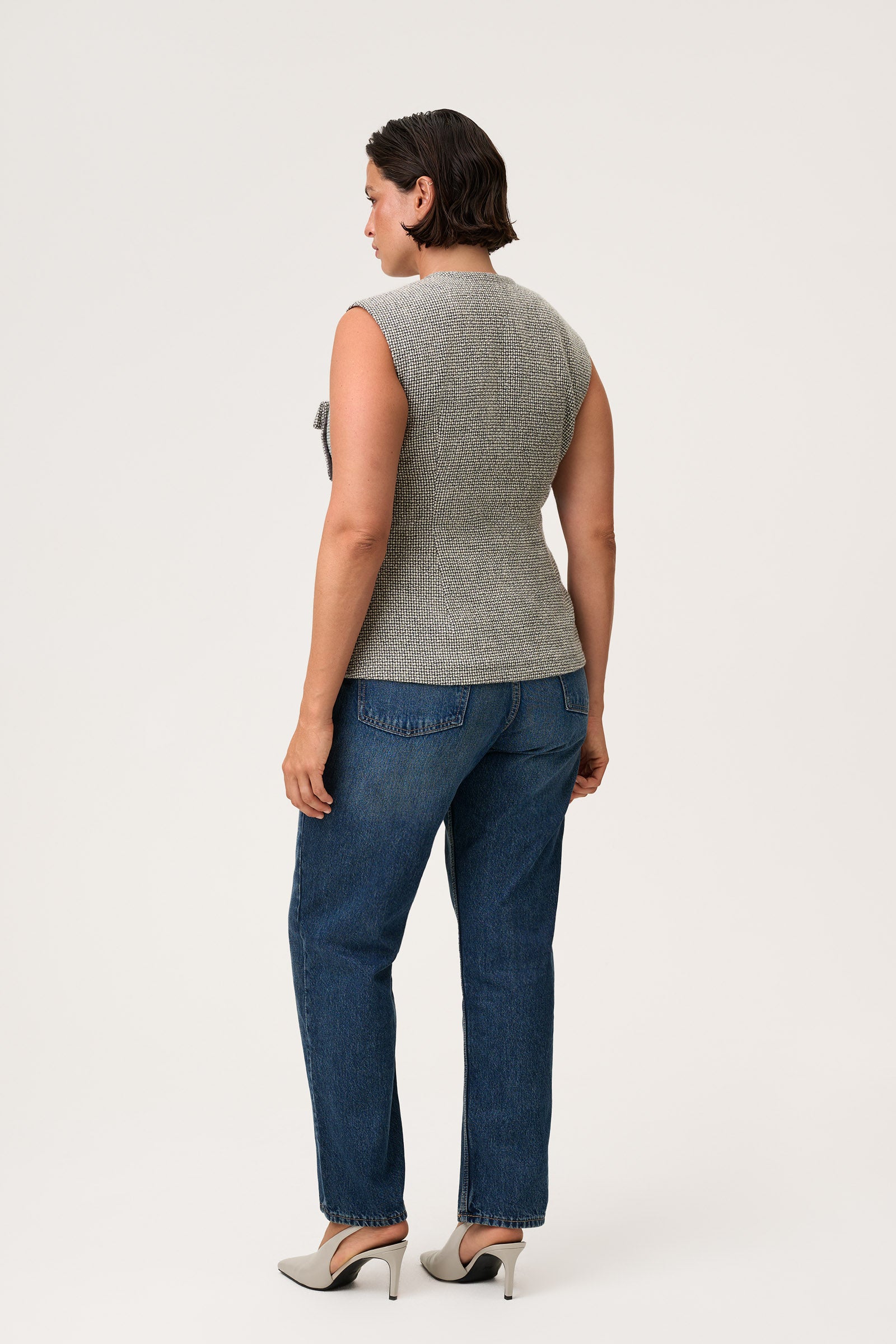 Vasto Vest image